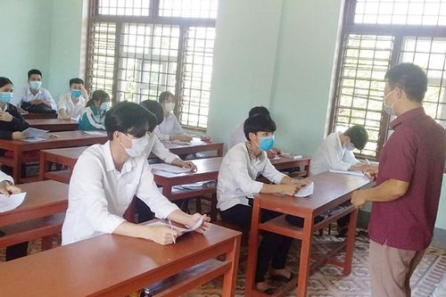 Ôn tập 'nước rút' cho kỳ thi tốt nghiệp THPT năm 2021