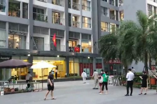 Gỡ phong tỏa tòa Park 11 ở khu đô thị Times City, chỉ cách ly tầng 15