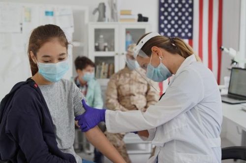 EU phê chuẩn tiêm vắc xin ngừa COVID-19 cho trẻ em