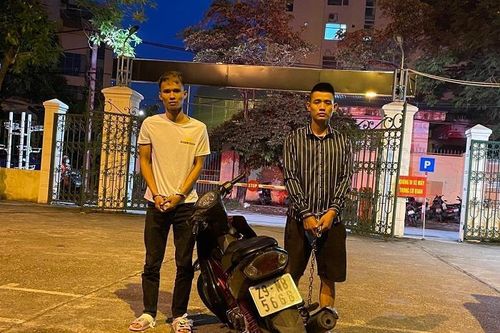 Cướp giật điện thoại, vứt xe máy trốn vào bụi cây cũng không thoát