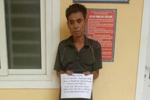 Bố bị bắt vì mua bán ma túy, hai con trai lao vào giải cứu bất thành