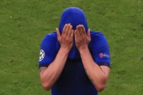 Thiago Silva khóc khi rời sân sớm vì chấn thương