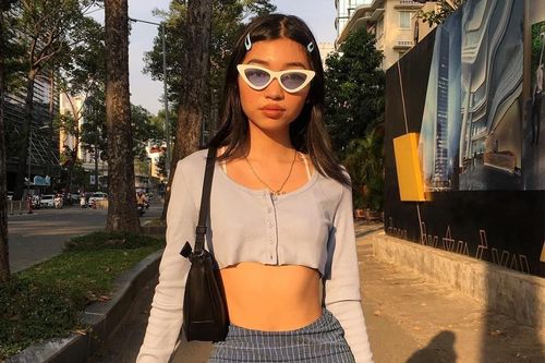 Giới trẻ chạy theo mốt mặc đồ len ngày hè
