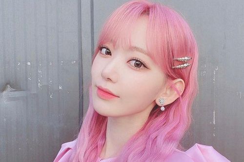 Thành viên nhóm IZ*ONE chế giễu fan Hàn