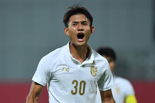 Sao trẻ Thái Lan ghi bàn vào lưới Tajikistan