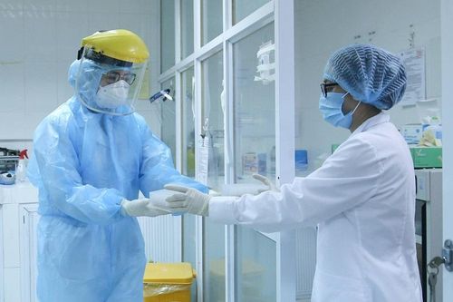 Hơn 620 bệnh nhân Covid-19 tại Bệnh viện dã chiến số 2, Bắc Giang: Khẩn trưởng chuyển viện những ca bệnh nặng
