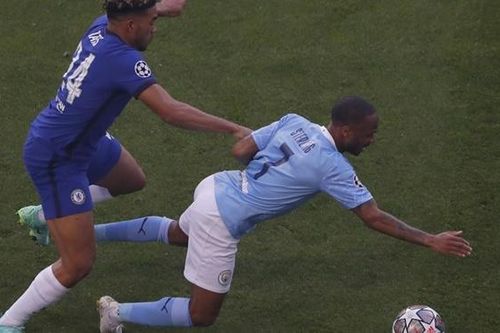Man City: Guardiola phải trả giá vì niềm tin mù quáng vào Sterling