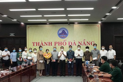 Bác sĩ Đà Nẵng lên đường chi viện Bắc Giang chống dịch