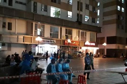 Phong tỏa 1 lô chung cư ở quận 12 vì có trường hợp nghi nhiễm SARS-CoV-2