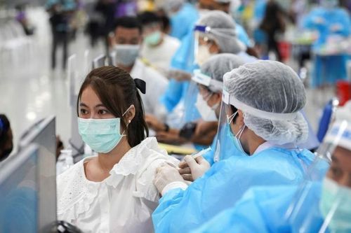 Người dân Thái Lan mong sớm được tiêm vaccine Covid-19
