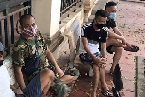 Tụ tập ăn nhậu, 5 người đàn ông tại Bắc Giang bị phạt 200 triệu đồng