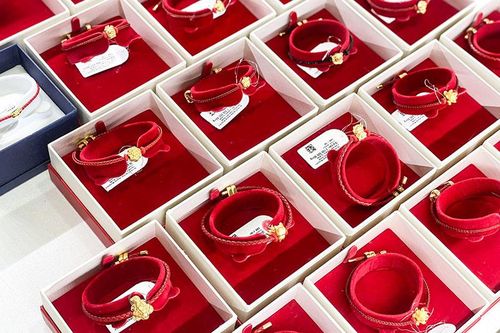 Giá vàng hôm nay 30/5: Lời cảnh báo khi vượt mốc 1.900 USD/ounce