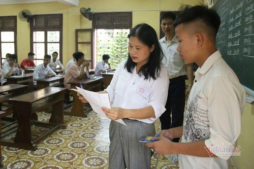 Vĩnh Phúc cho hơn 13.500 học sinh lớp 12 trở lại trường để ôn thi tốt nghiệp