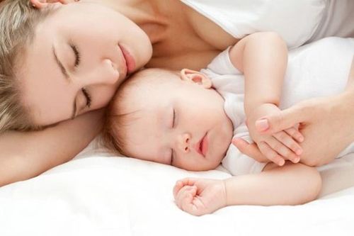 Cách chăm sóc phụ nữ sau sinh để con an toàn, mẹ khỏe mạnh