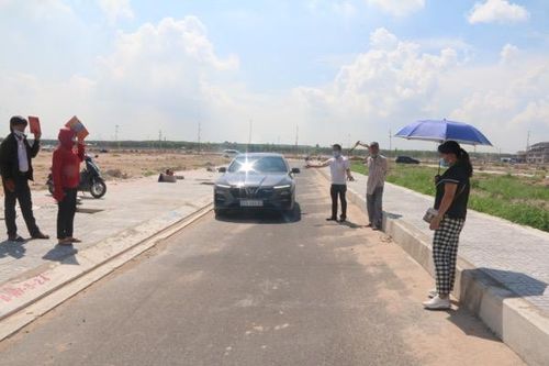 Người dân phản ánh một số tuyến đường tại Khu tái định cư Lộc An - Bình Sơn quá hẹp