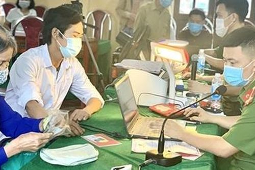 Cấp căn cước - ghi ở miền chè Thanh Sơn