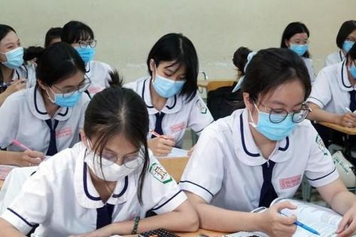 Teen ôn thi mùa dịch: Tự học trên mọi 'mặt trận', tích cực tiếp sức qua mạng