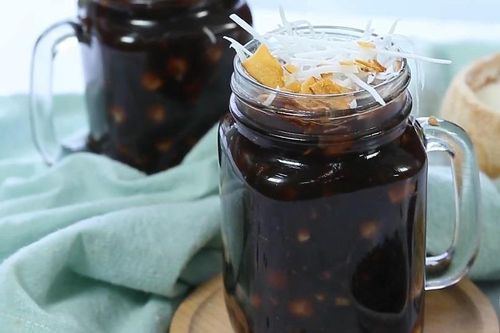 Món chè đậu đen hạt sen tốt cho giấc ngủ