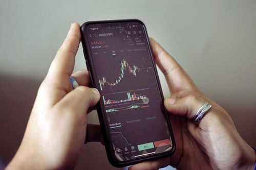 'Tôi biển thủ 2 triệu USD để mua coin và mất trắng trong 20 phút'