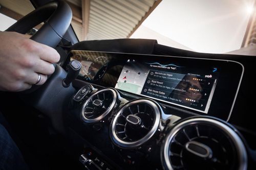 Mercedes-Benz triệu hồi hơn 340.000 xe do lỗi camera lùi