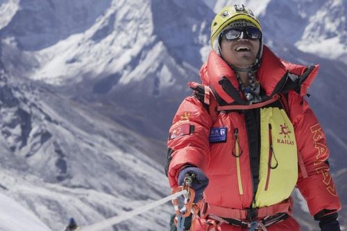 Người khiếm thị đầu tiên tại Châu Á chinh phục đỉnh Everest