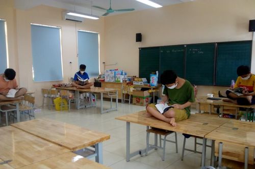 Cô giáo Bắc Giang viết thư tri ân y, bác sĩ, bộ đội trong khu cách ly