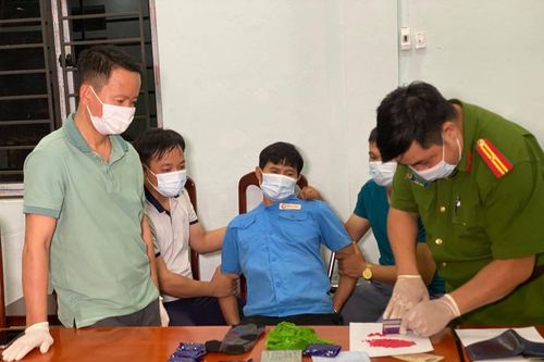 Lào Cai: Bắt nguyên chủ tịch xã buôn bán ma túy
