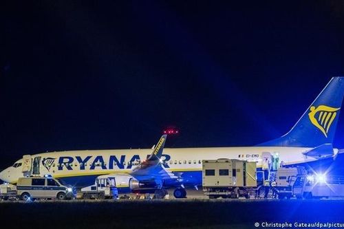 Lý do máy bay của Ryanair chuyển hướng, hạ cánh khẩn cấp xuống thủ đô Berlin của Đức