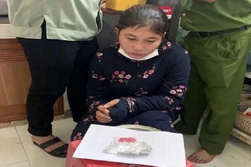 Bắt quả tang 9X tàng trữ trái phép chất hồng phiến