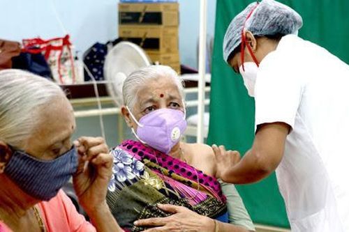 Bệnh nhân khỏi COVID-19 ở Ấn Độ nhiễm cả nấm đen, nấm trắng, nấm vàng
