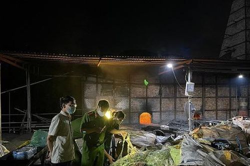 Cảnh sát phát hiện 3 người nước ngoài tại cơ sở đốt phế liệu điện tử trái phép