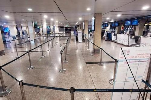 Sân bay Nội Bài, Tân Sơn Nhất vắng tanh sau khi TPHCM thực hiện giãn cách xã hội
