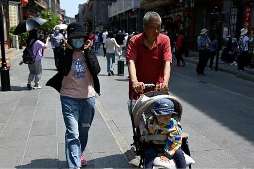 Trung Quốc cho phép sinh con thứ ba