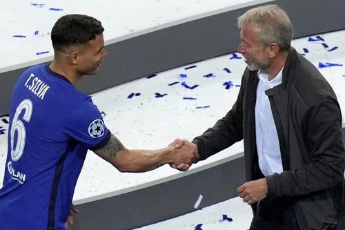 Chelsea 'thưởng' Thiago Silva, Liverpool gia hạn 6 cầu thủ