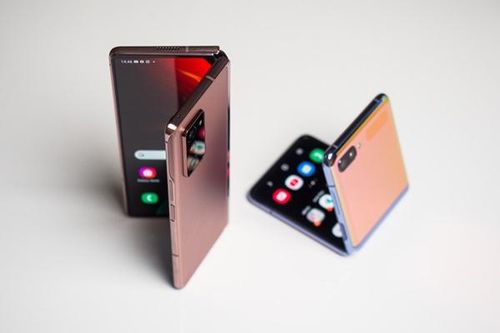Samsung giữ 'ngôi vương' thị trường smartphone màn hình gập