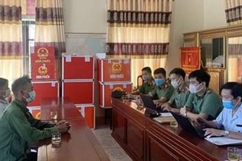 Xử phạt 2 đối tượng livestream xúc phạm lực lượng công an
