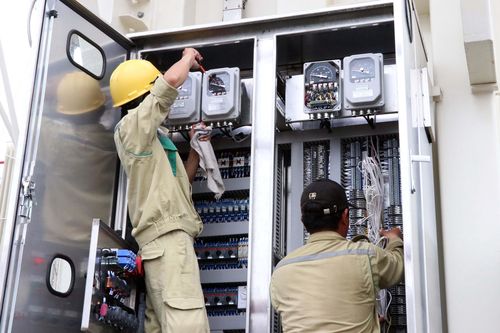 Đóng điện dự án nâng công suất trạm biến áp 220 kV Sơn Hà