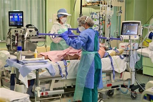 COVID-19: Số ca tử vong hằng ngày tại Italy xuống thấp nhất 7 tháng