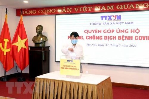 Thông tấn xã Việt Nam ủng hộ Quỹ phòng, chống COVID-19