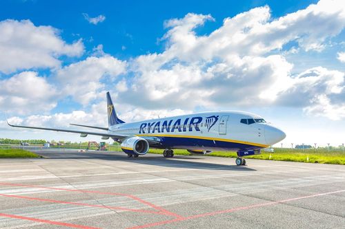 Máy bay của Ryanair hạ cánh khẩn cấp xuống Berlin do đe dọa có bom