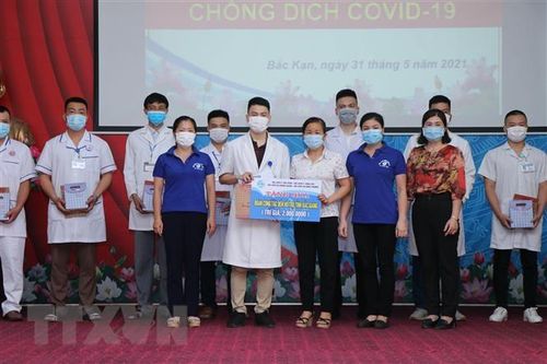 Đội ngũ y tế Bắc Kạn hỗ trợ Bắc Giang chống dịch COVID-19