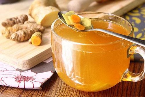 Pha trà nghệ uống để tăng cường hệ miễn dịch