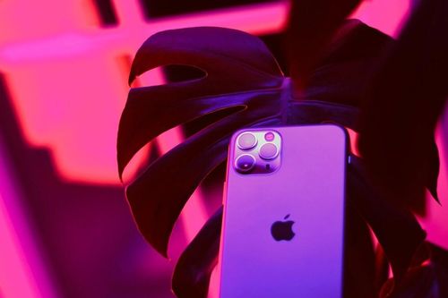 Có nên mua iPhone 12 lúc này hay chờ iPhone 13 ra mắt?