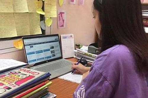 Hà Nội: Hơn 100 nghìn học sinh đã hoàn thành khảo sát chất lượng trực tuyến