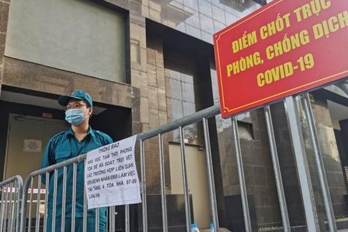 Hà Nội phong tỏa mềm tòa nhà trên phố Láng Hạ để truy vết Covid-19