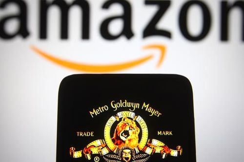 Nhà đầu tư lãi bao nhiêu nếu rót 1.000 USD mua cổ phiếu Amazon 10 năm trước?
