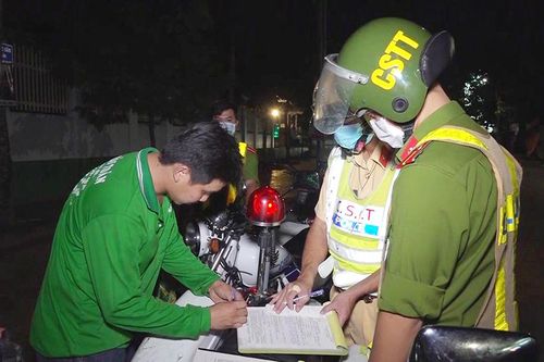 Xử phạt hành chính 651 trường hợp vi phạm trật tự an toàn giao thông