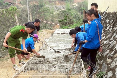 Điện Biên Đông nỗ lực xây dựng nông thôn mới