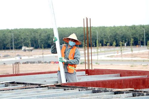 Nhà thầu xây dựng lao đao vì giá thép tăng ''phi mã''