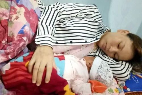 Chủ nhà trọ đỡ đẻ thành công cho nữ công nhân trong khu cách ly xã hội